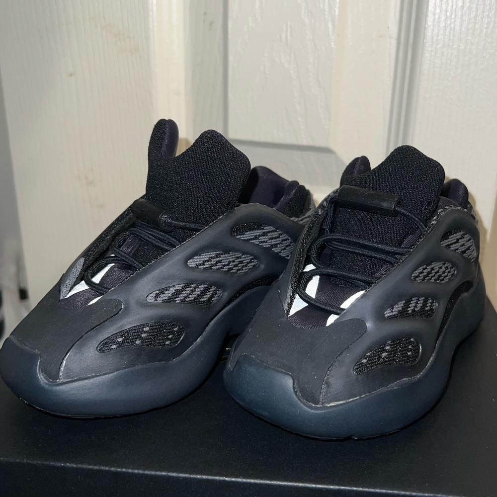 Toddler Yeezy Sneakers size 5C